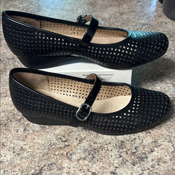 Life Stride Black Flats with Perforated Design - Picture 5 of 10